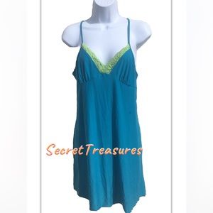 Womens Vintage Secret Treasures Short Nightgown M Medium NWOT